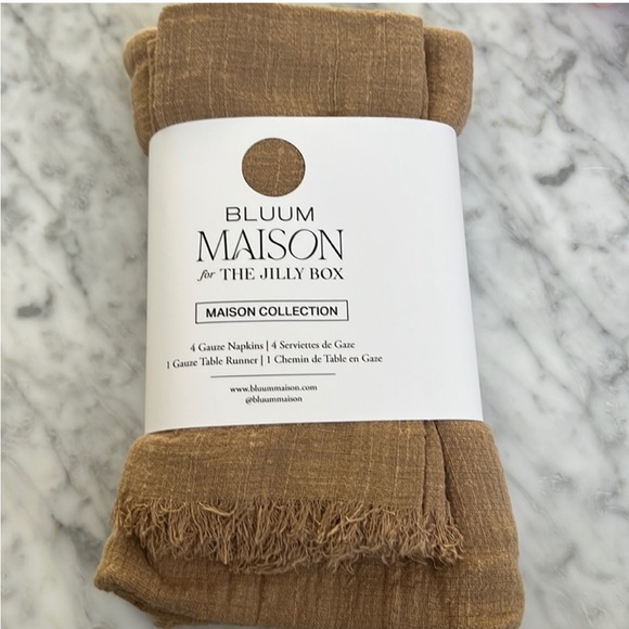 Bluum Maison for Jilly Box, Napkins & Table Runner, New - Picture 1 of 3